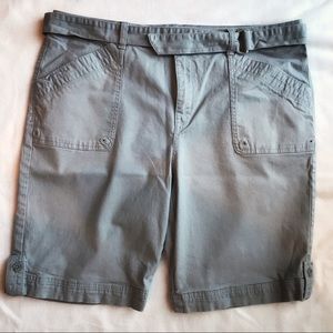 Gloria Vanderbilt Bermuda shorts